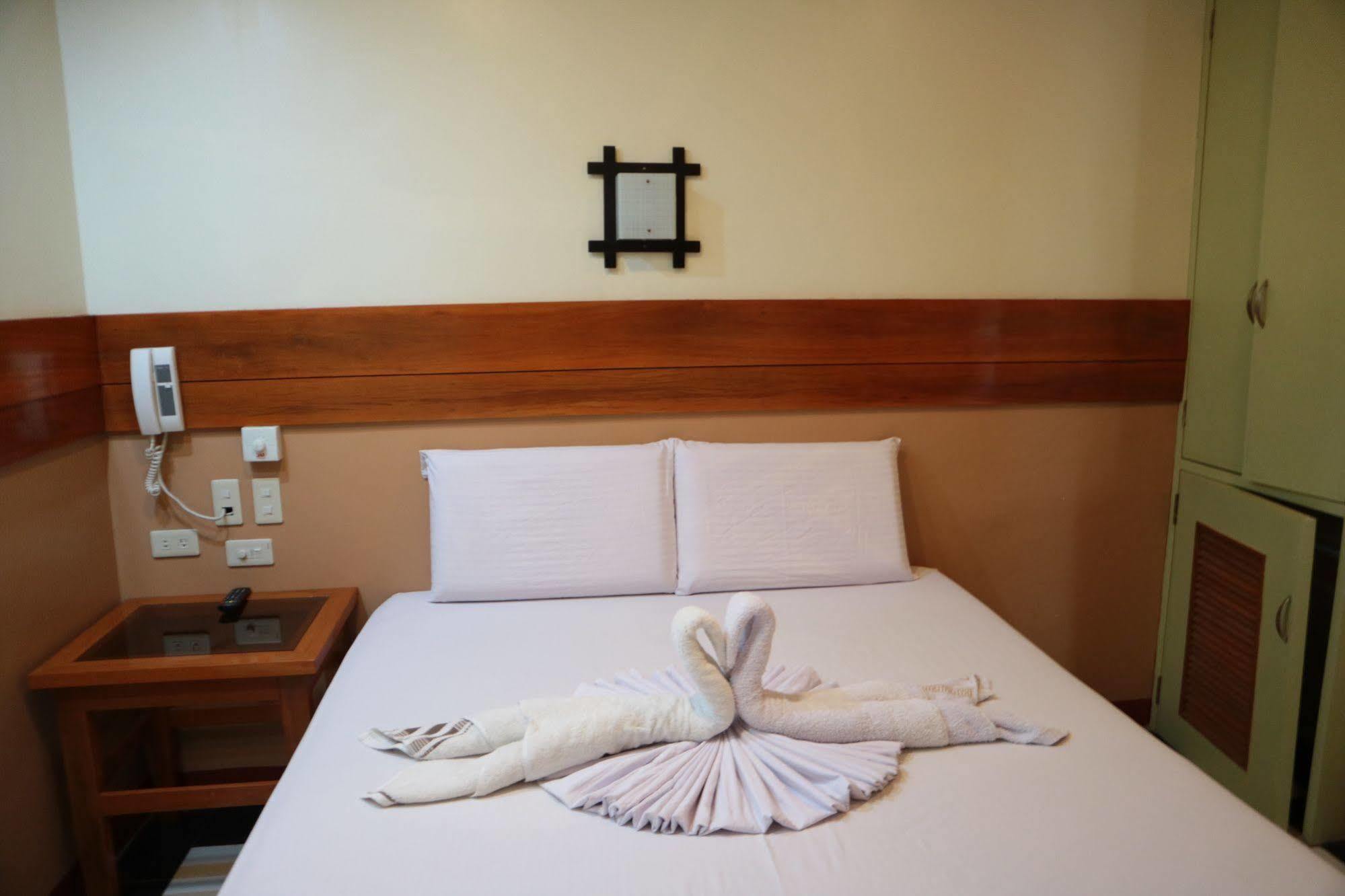 Rainforest Beach Hotel Эль-Нидо Экстерьер фото