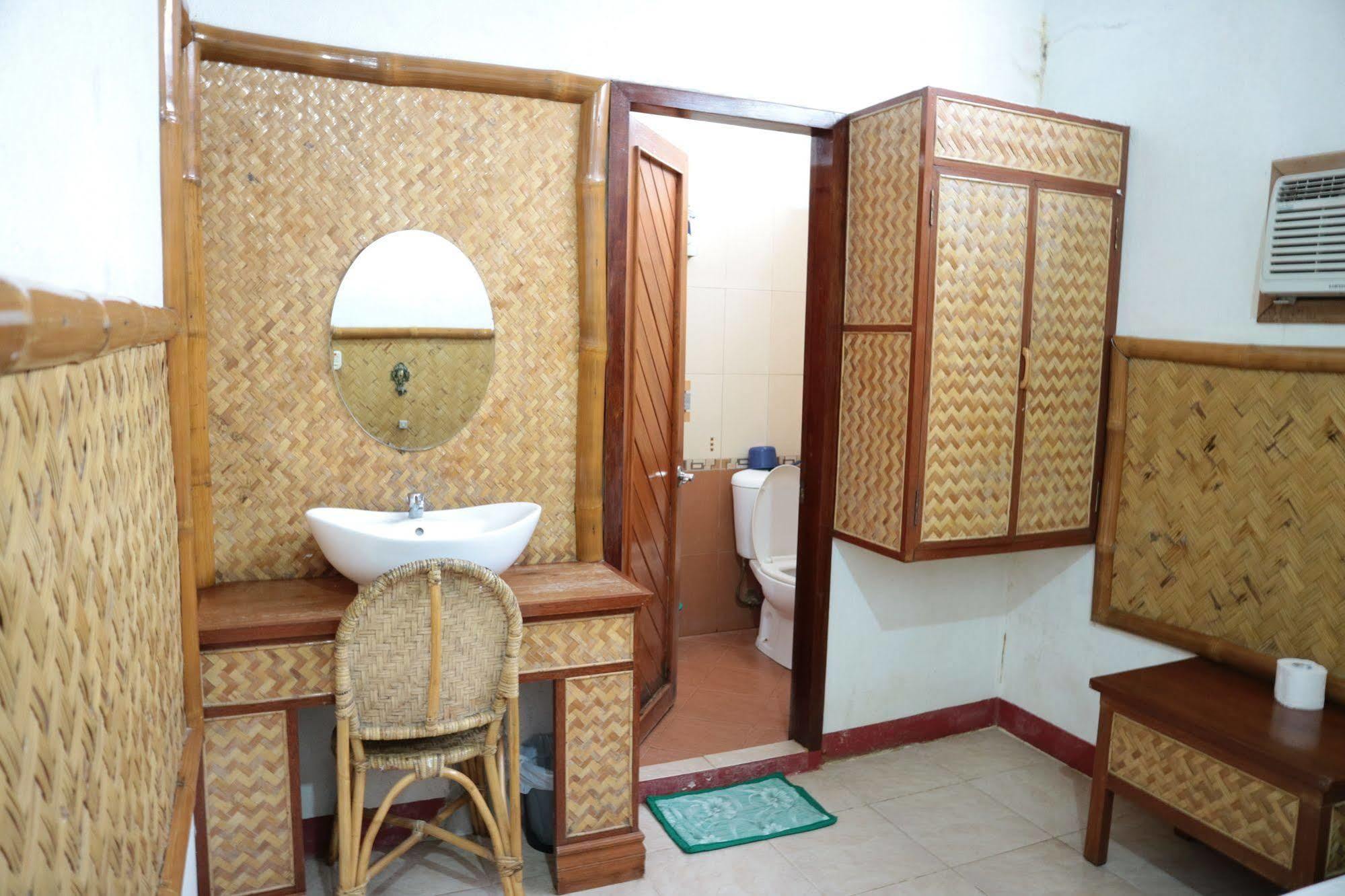 Rainforest Beach Hotel Эль-Нидо Экстерьер фото